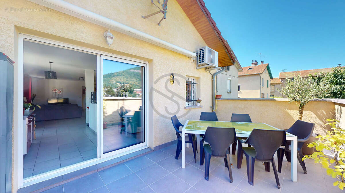 Appartement à VOIRON