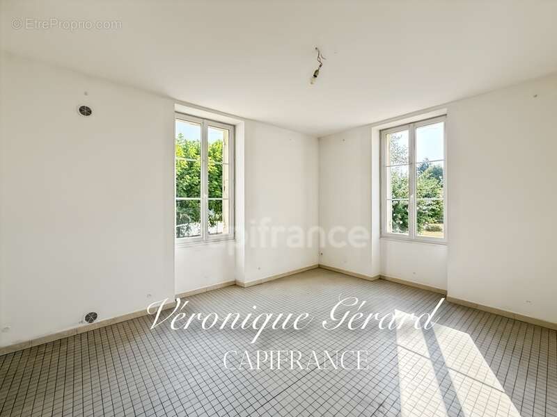 Ancien Presbytère en pierre de 179 M², 8 pièces - photo 24