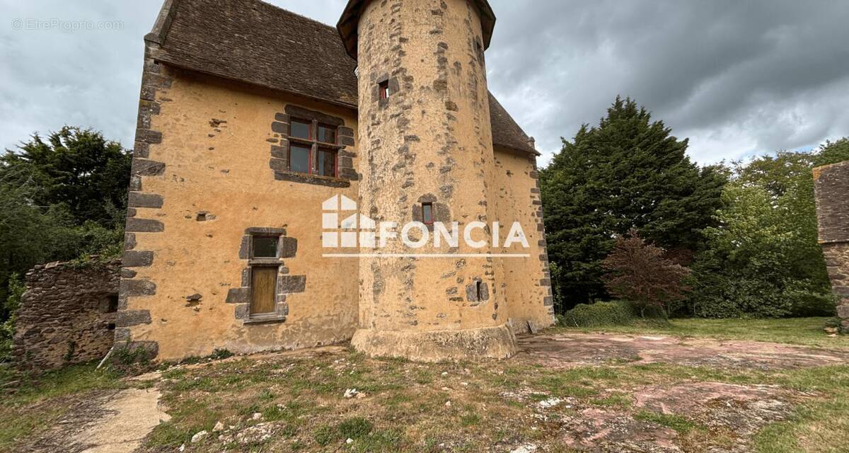 Maison à CONLIE