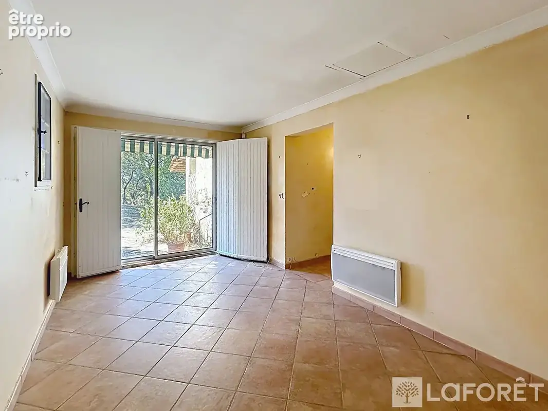 UCHAUX - Maison 113m² + dépendances + chalet sur terrain 3000m² - photo 6