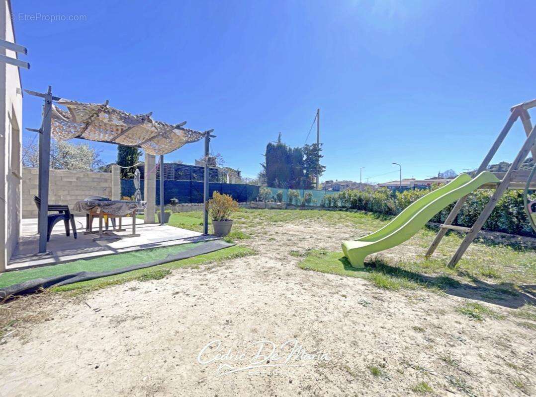 Maison à GINASSERVIS