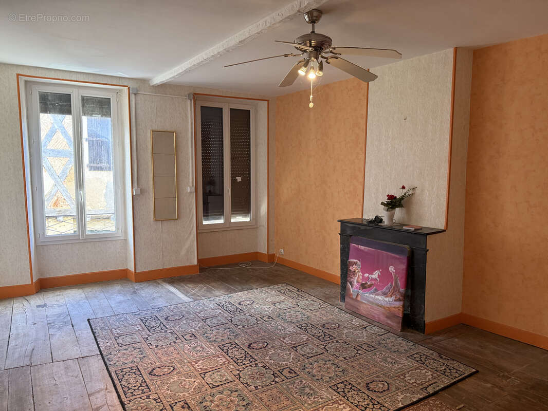 Maison avec jardin dans le centre de Gondrin - photo 8