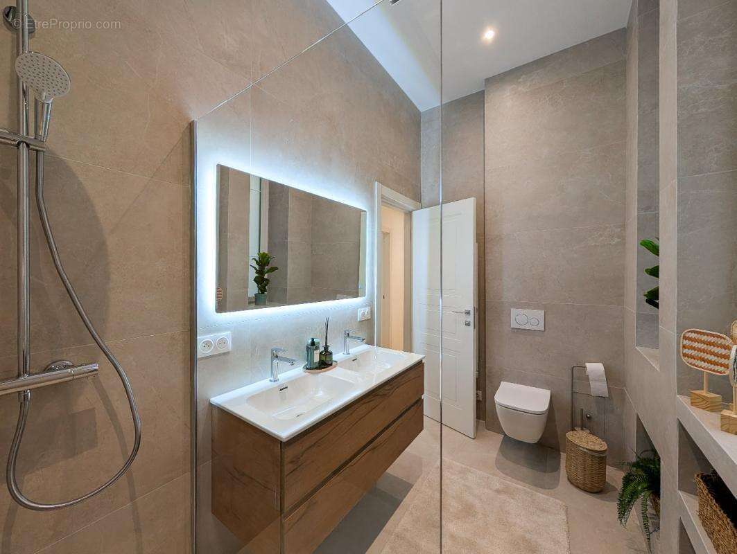 Appartement à AURIBEAU-SUR-SIAGNE