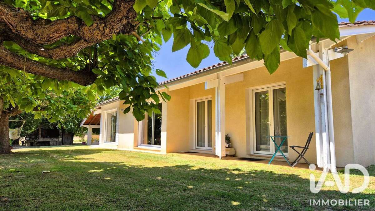 Maison 149 m² à Sauveterre-De-Guyenne  - photo 2