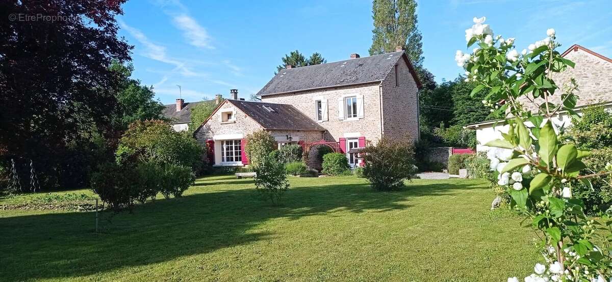 Appartement à SAINT-SULPICE-LES-FEUILLES