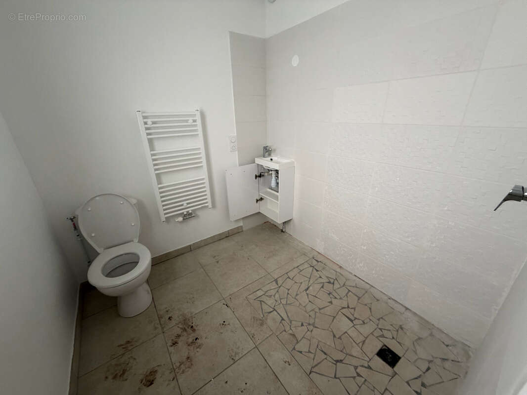 Maison à SAINT-JEAN-D'ILLAC