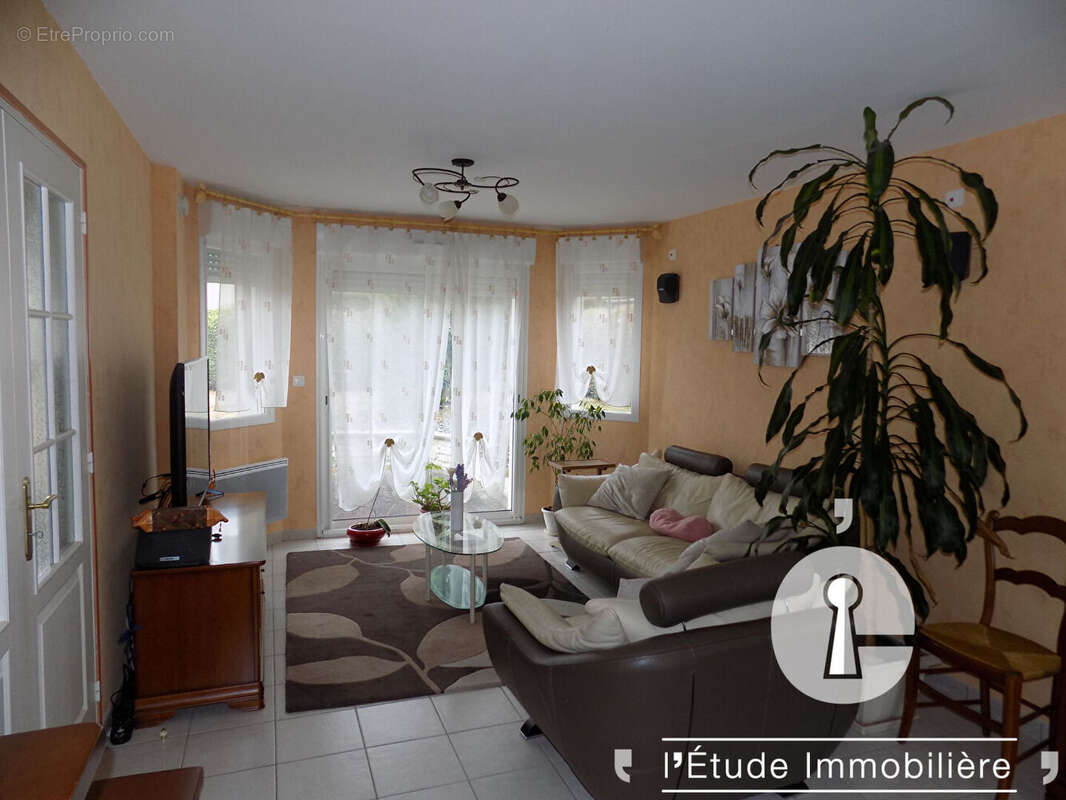 Maison Quelaines Saint Gault 7 pièce(s) 114 m2 - photo 5