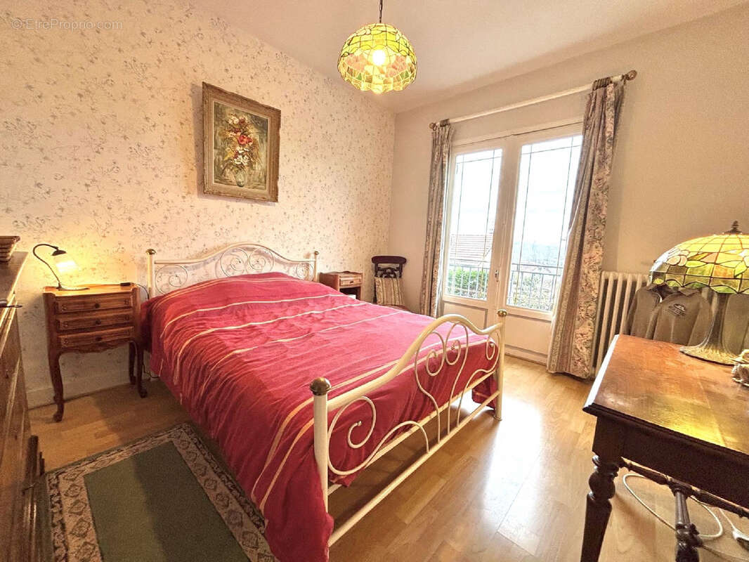 Maison à LE PALAIS-SUR-VIENNE