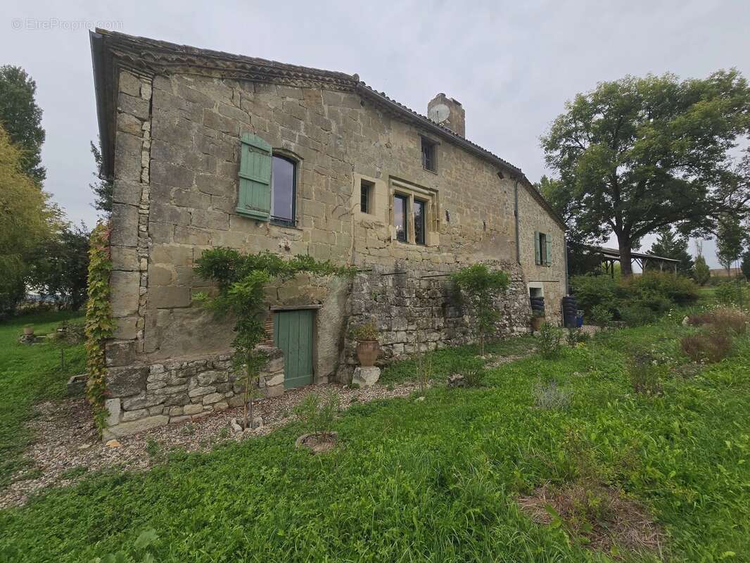 Maison à LAUZUN