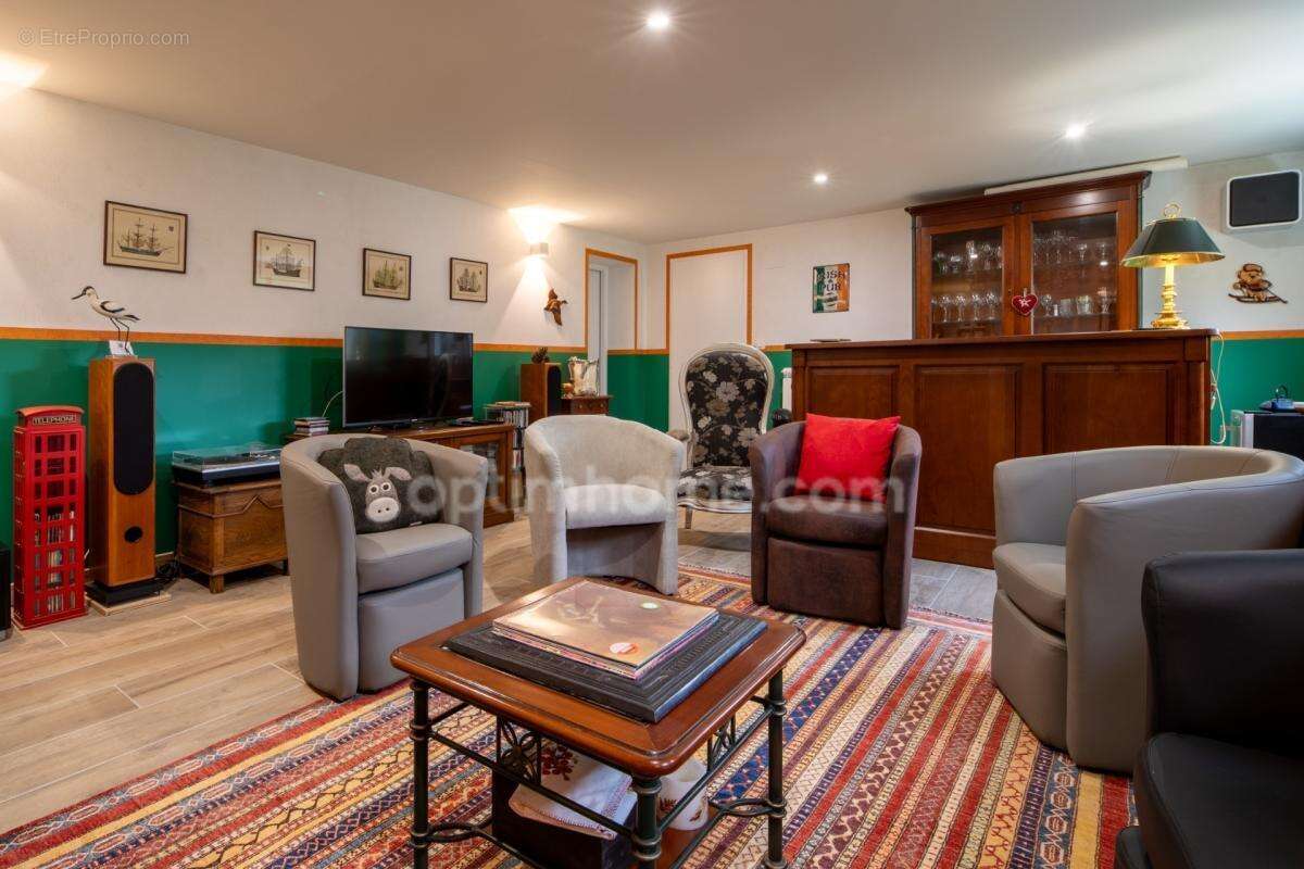Maison à vendre 8 pièces BAGNERES DE BIGORRE (65) - photo 8