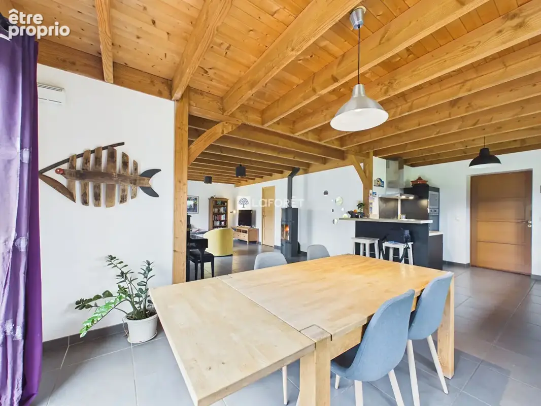 Maison ELLIANT 5 Pièces 145 m² - photo 3