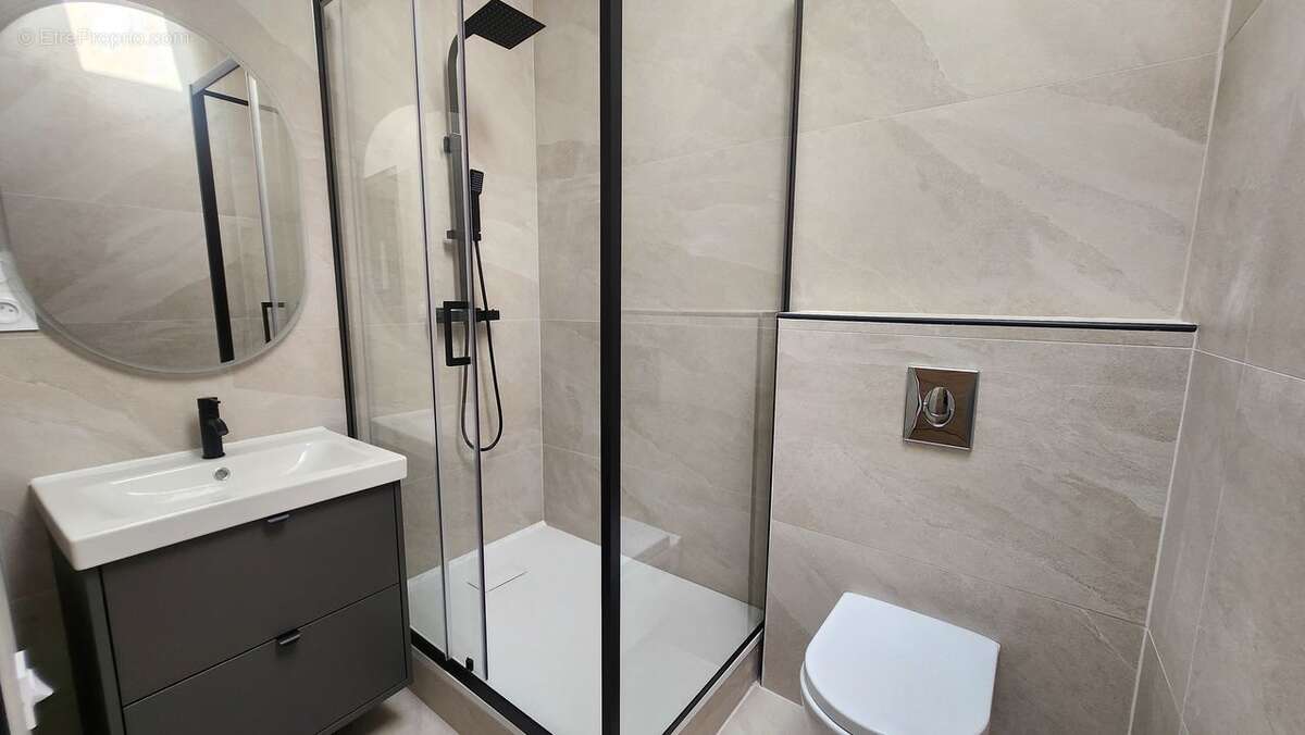 LA CIOTAT - APPARTEMENT T3 - rénové - port-vieux - centre - - Appartement à LA CIOTAT