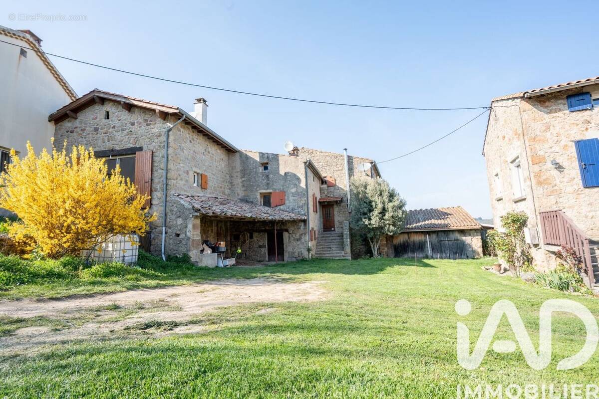 Photo 1 - Maison à SAINT-VICTOR