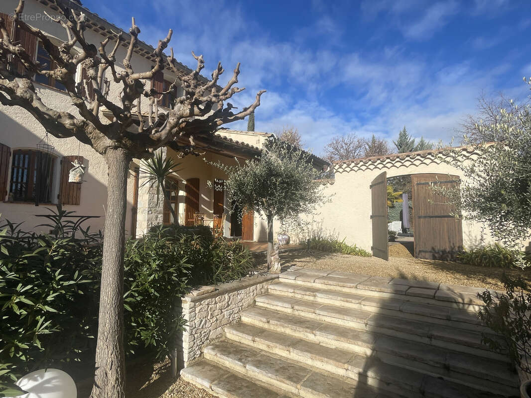 Maison à VAISON-LA-ROMAINE