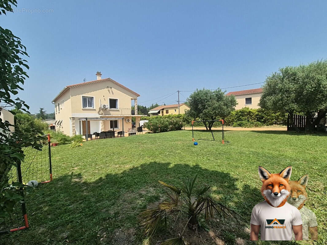 Maison à SAINT-HILAIRE-DE-BRETHMAS