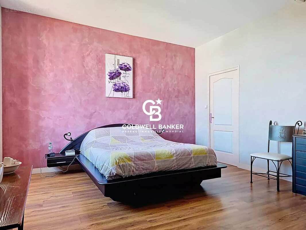 Maison à SAINT-JEAN-D&#039;ANGELY