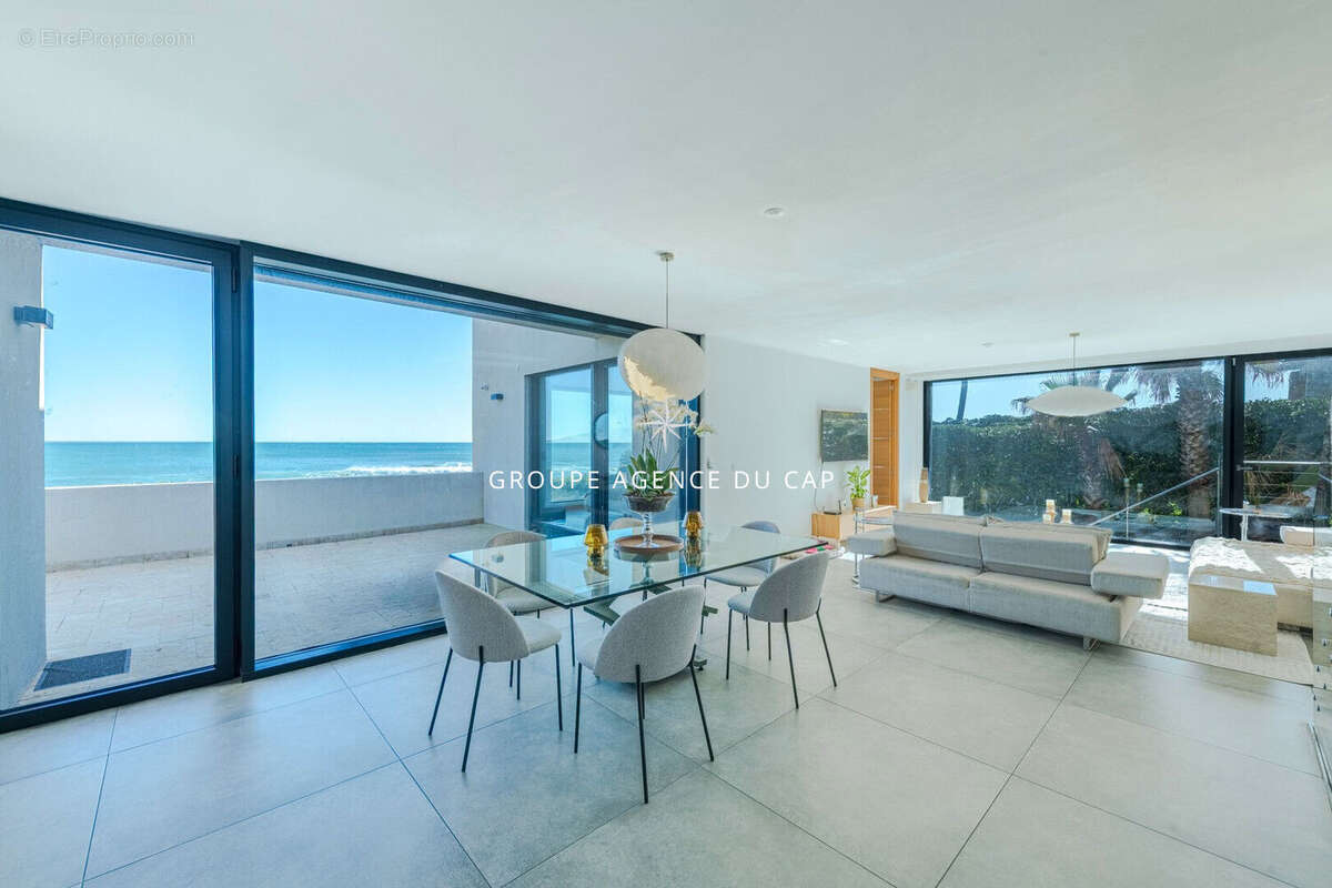 Villa pieds dans l'eau saint aygulf - 7 pièce(s) - 238 m2 - photo 8