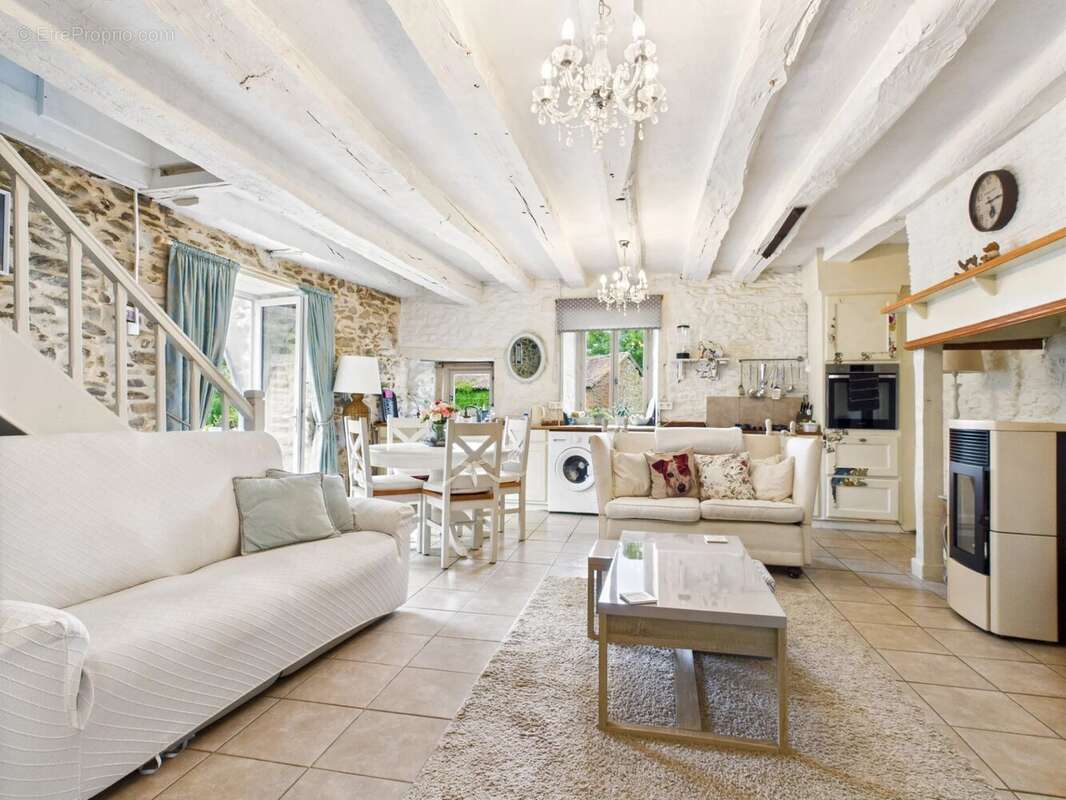 Propriété de charme avec lac, prairie, piscine et dépendances - photo 3