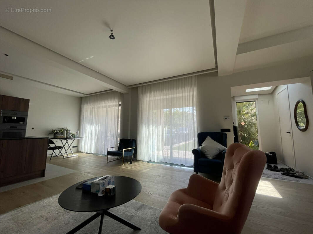 Maison 114 m² à Bondy  - photo 3