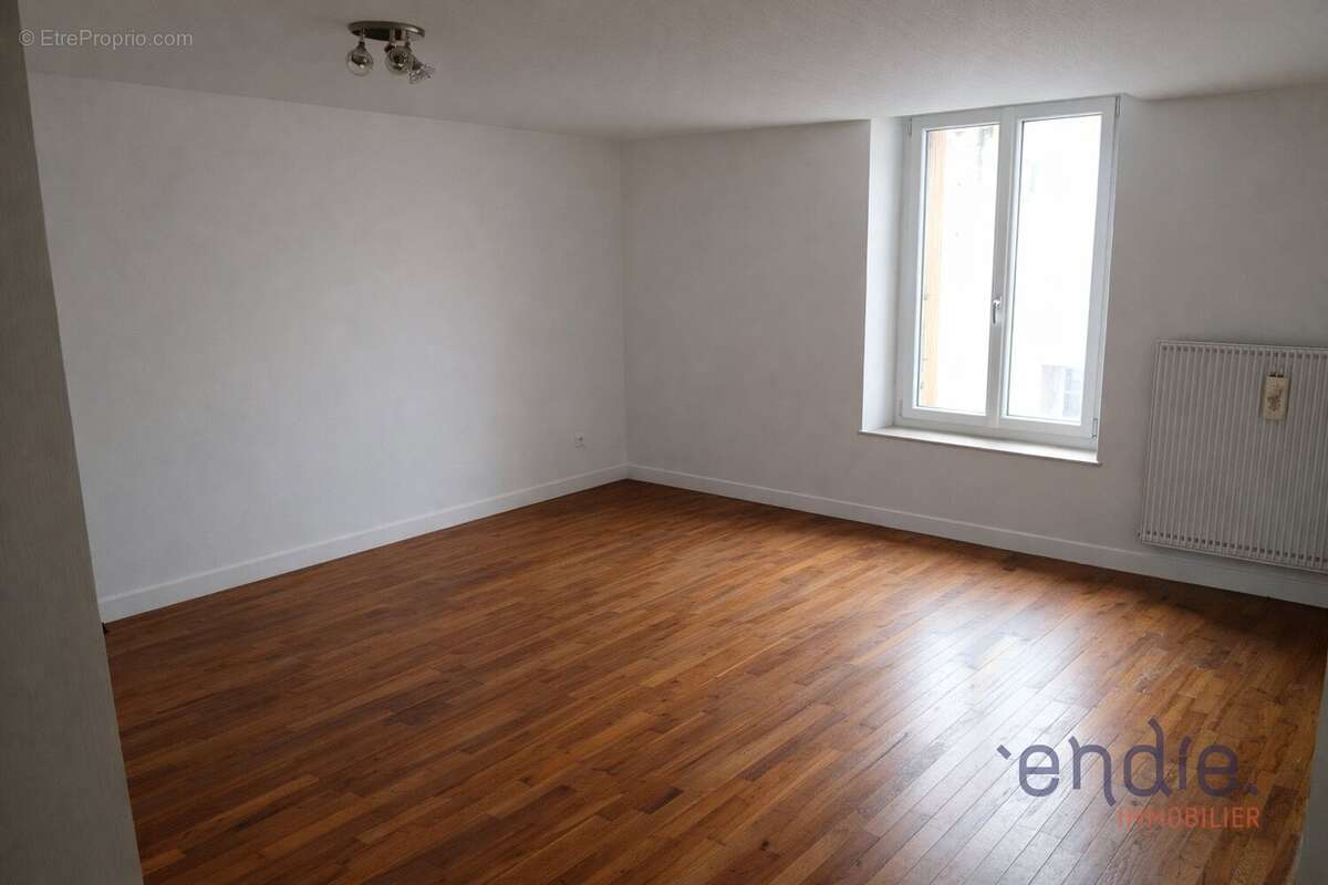 Appartement à SALINS-LES-BAINS
