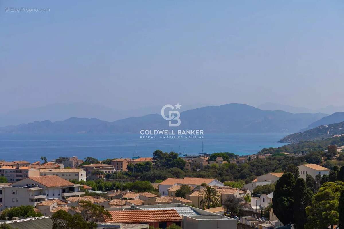 L'ile-rousse - Beau T2 vue mer & terrasse - photo 4