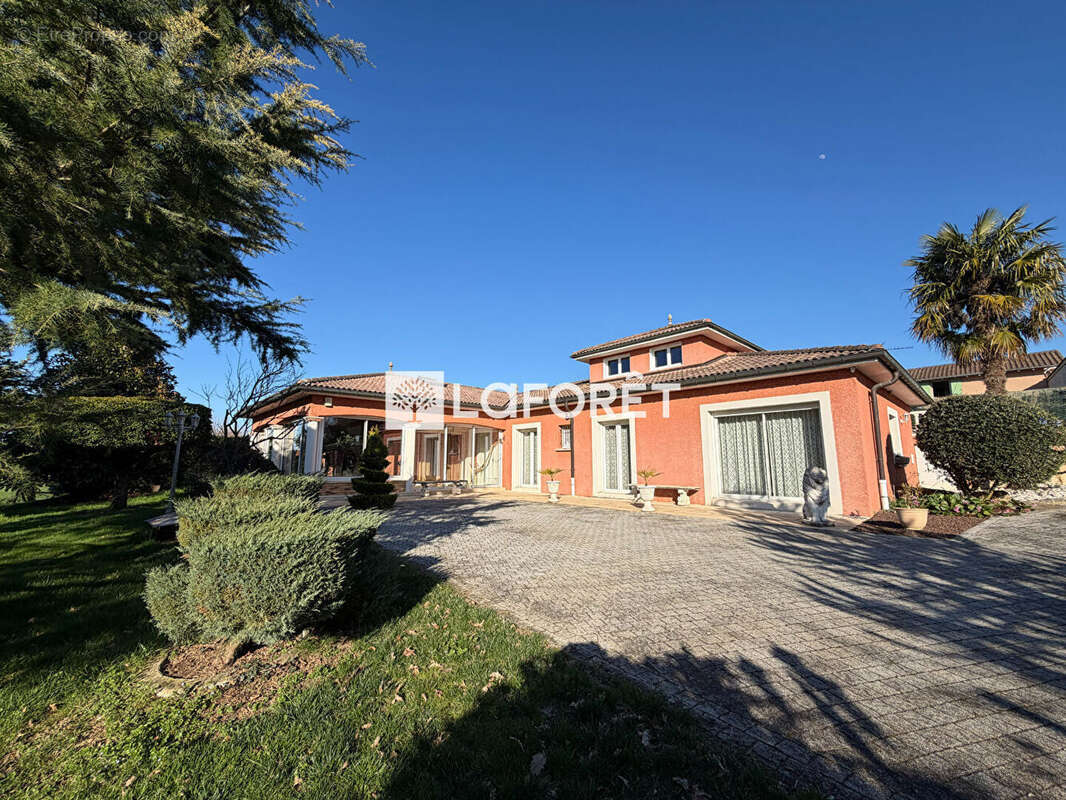 Maison à vendre Illiat 10 pièce(s) 203.10 m2 - photo 16