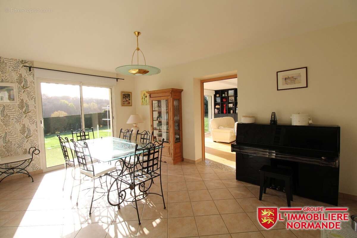 Maison à PACY-SUR-EURE