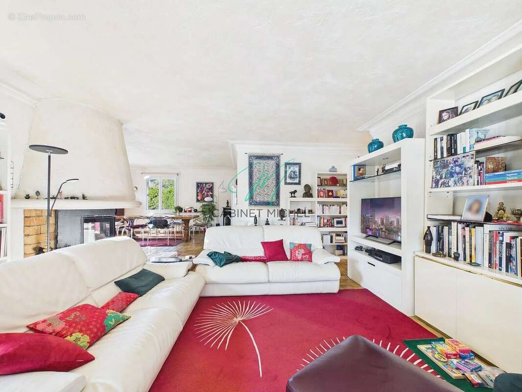 Maison à ROQUEFORT-LES-PINS