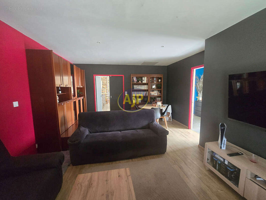 Maison à CONQUEREUIL