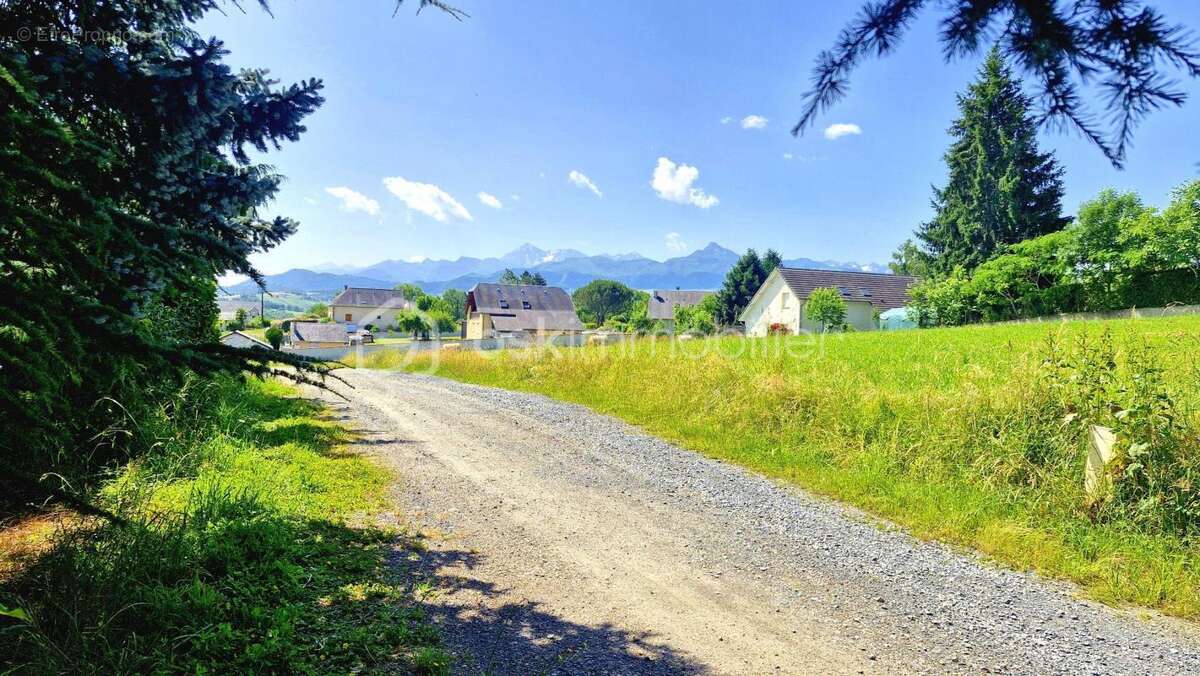 Terrain constructible totalement viabilisé avec vue sur les Pyrénées - photo 8
