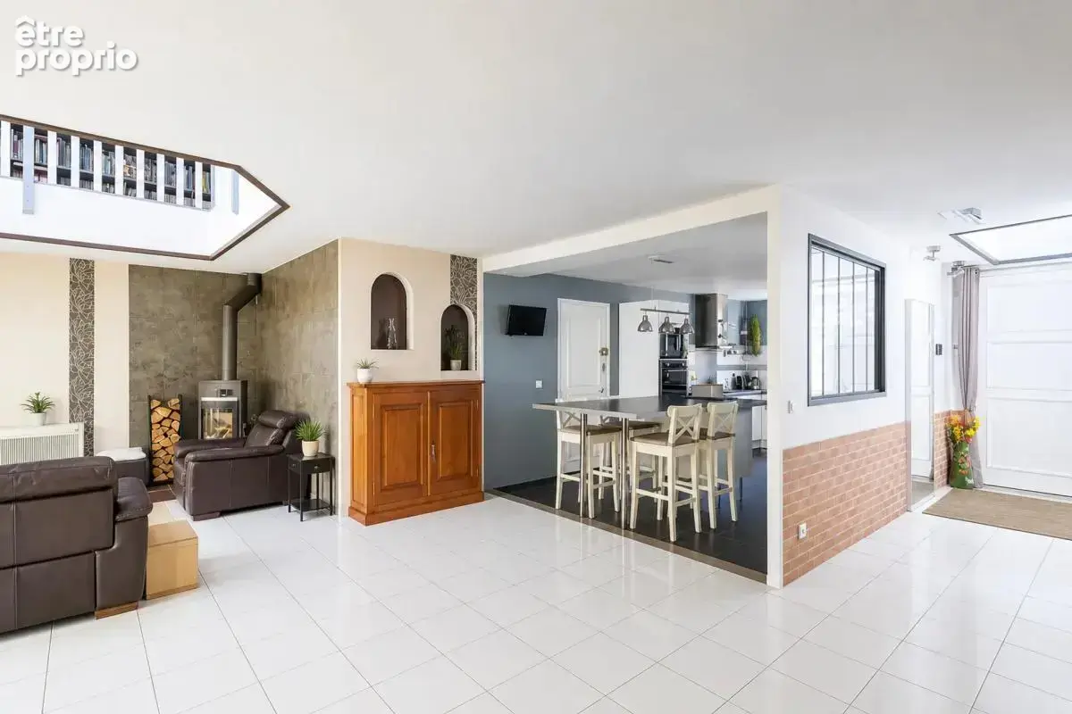 77150 - lesigny - maison familiale 8 pieces - piscine - 265 m² - photo 5