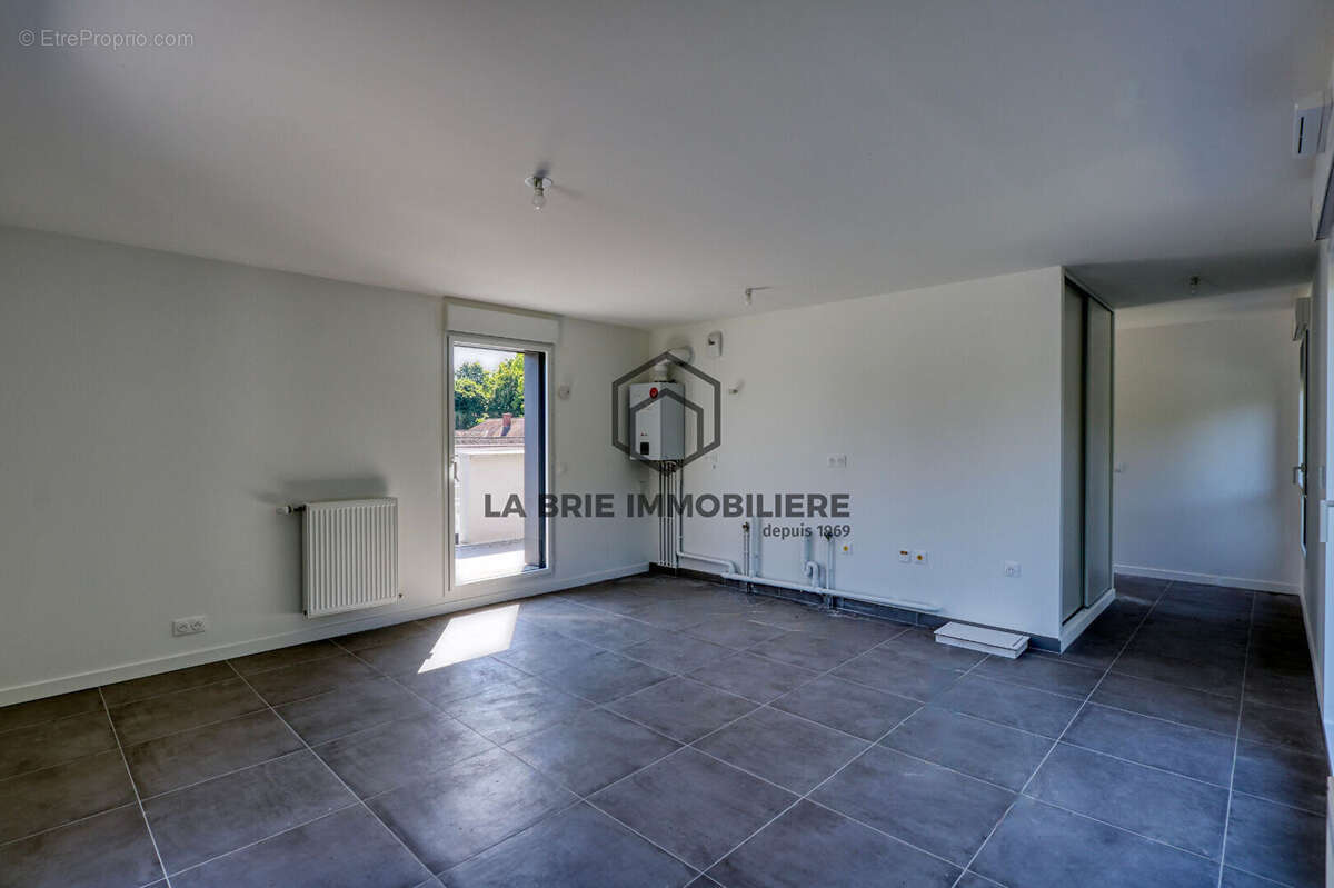 Appartement à RUBELLES