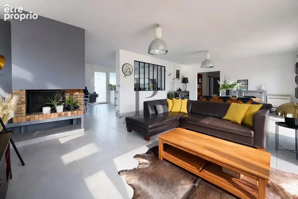 BORDEAUX MERIGNAC - Maison familiale avec jardin, piscine et stationnements - photo 3