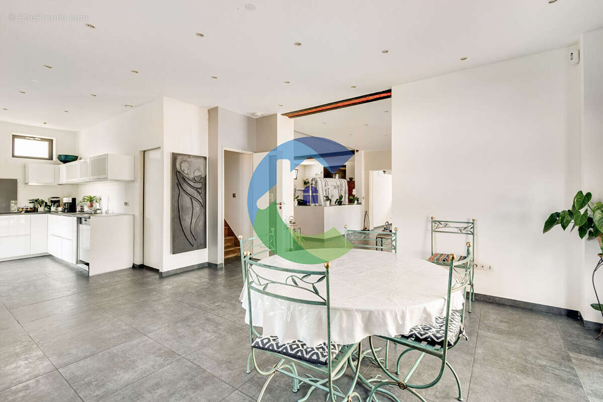 Maison à SAULX-LES-CHARTREUX