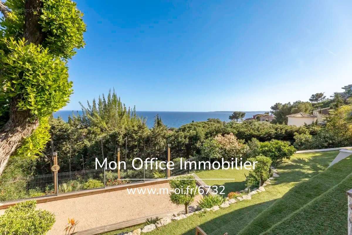 Référence : 6732-JDO. - Villa d’exception avec vue mer panoramique aux Issambres - photo 22