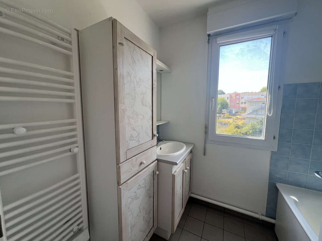 Appartement 3 pièces - 70 m2 avec balcon et garage   Dernier étage   Centre-ville de La Roche-sur-Yon - photo 8