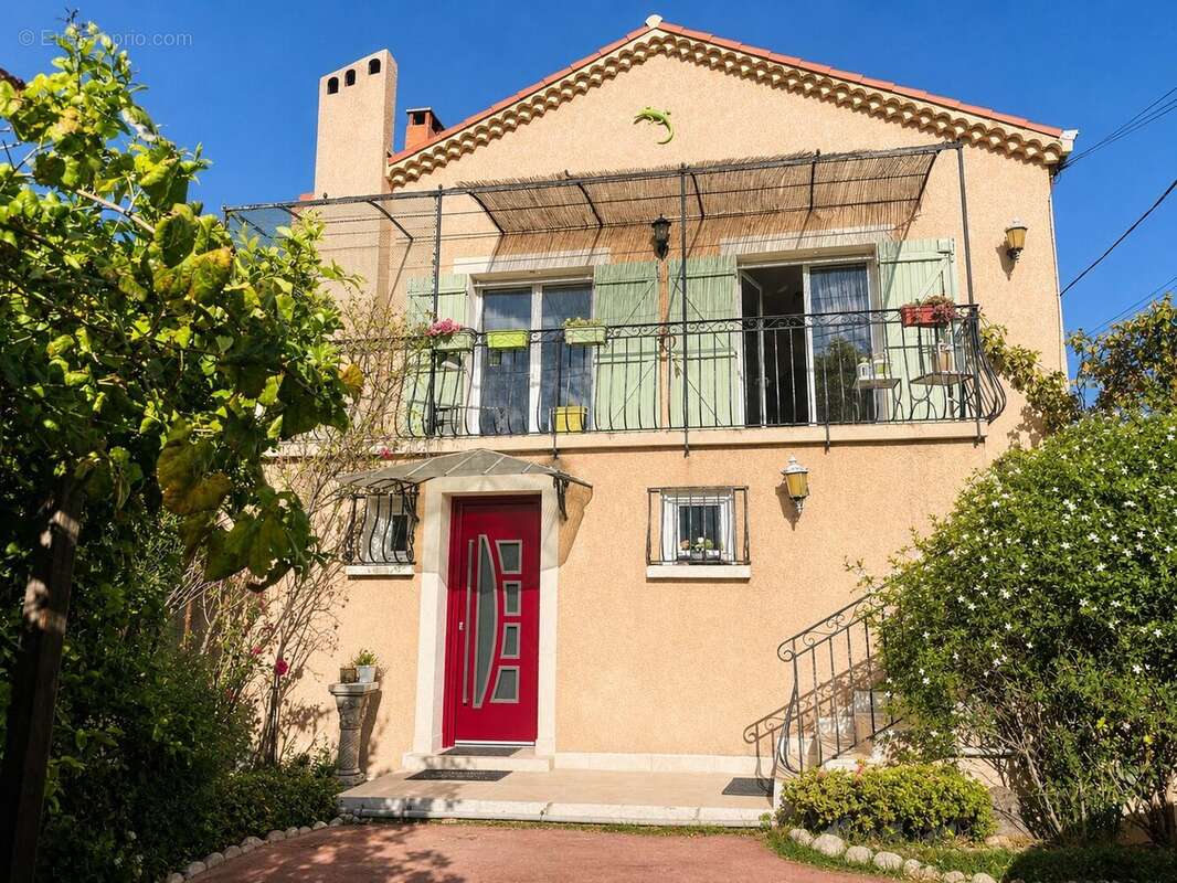 Maison 194 m² à Plan-De-Cuques  - photo 2