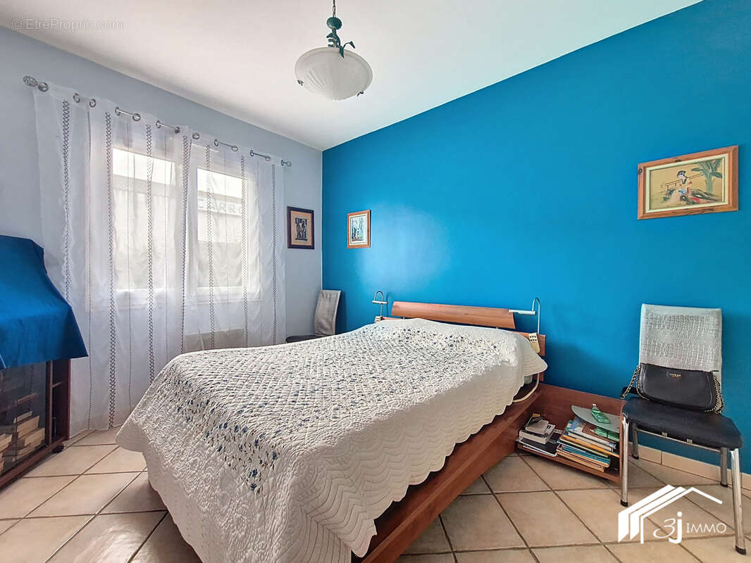 Maison à MONTAIGUT-SUR-SAVE