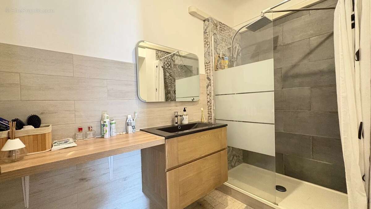 Appartement T3 - Terrasse - Résidence avec ascenseur - Possibilité d'activité professionnelle - Cave - photo 12