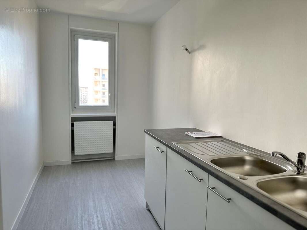Photo 4 - Appartement à VILLEURBANNE