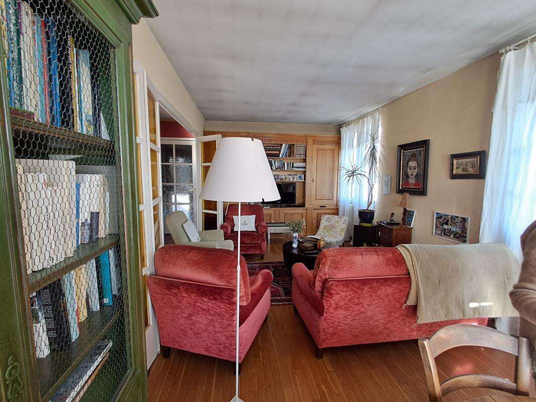 Maison à CHAMPFORGEUIL