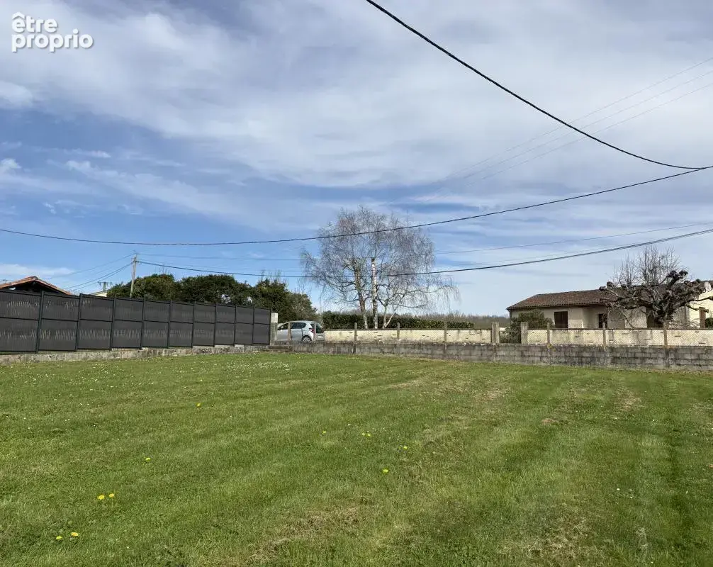 Photo Terrain à Mouleydier au prix de 20 000€