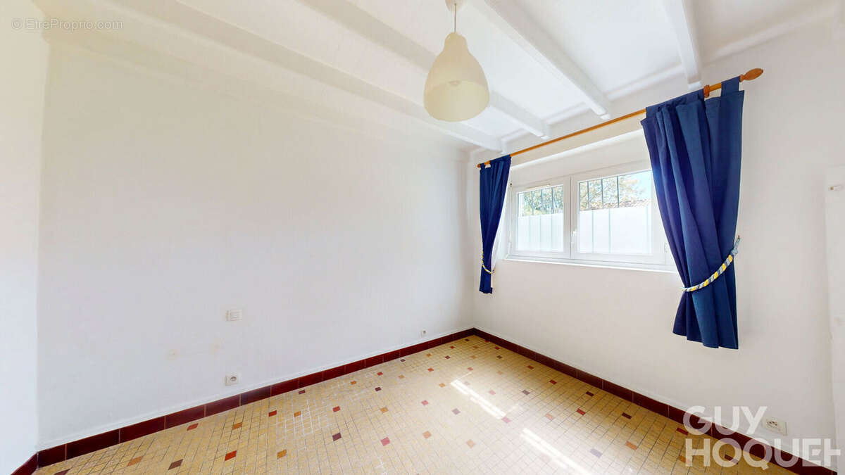 Maison à MOMUY