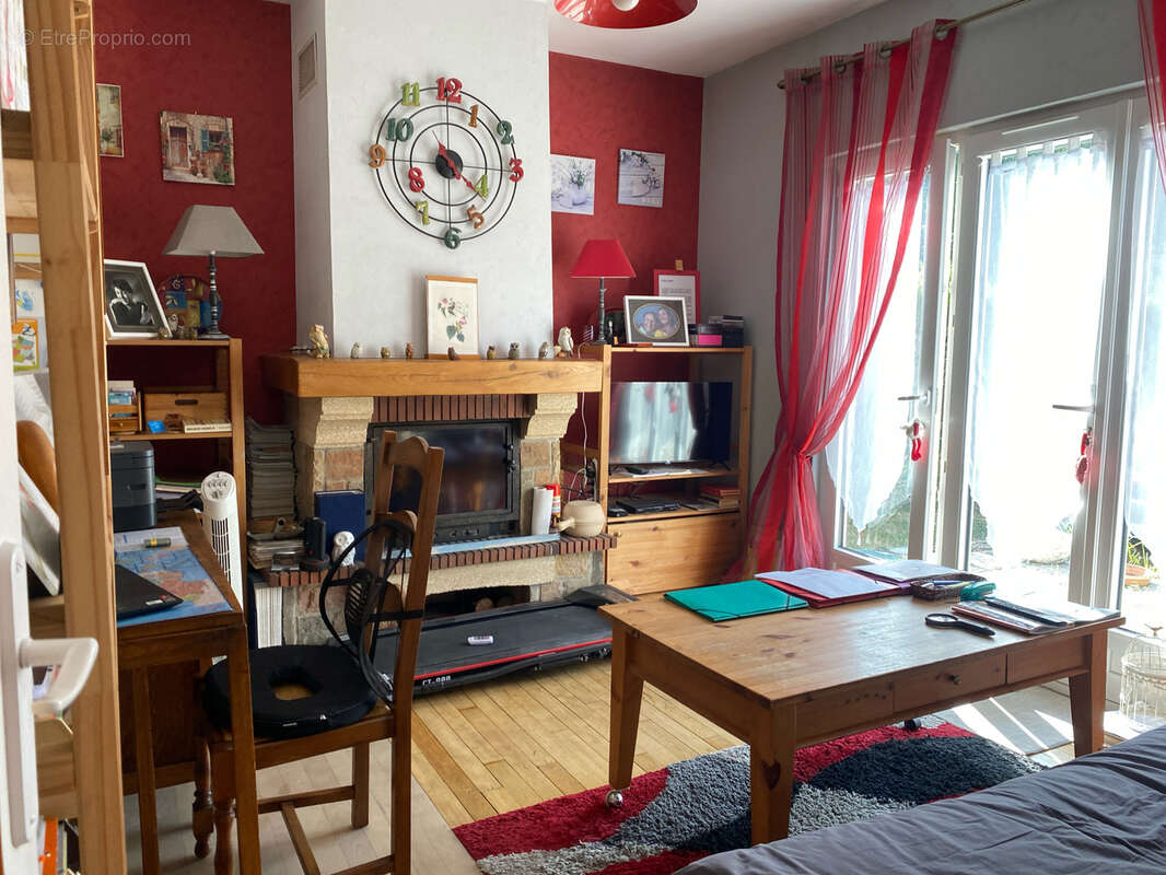 Plain-pied sur 845m2 avec garage a 2 pas du lac ! - photo 3
