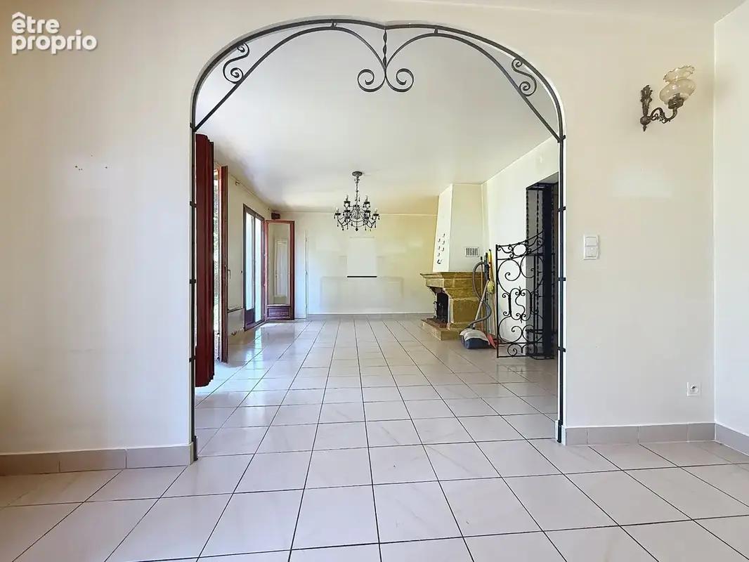 Maison à vendre 6 pièces SAINT GENIS POUILLY (01) - photo 2