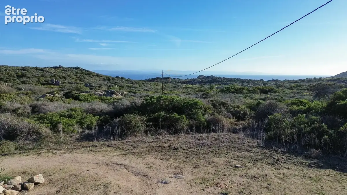 Bonifacio,  propriété à rénover sur près de 5,8 hectares - photo 3