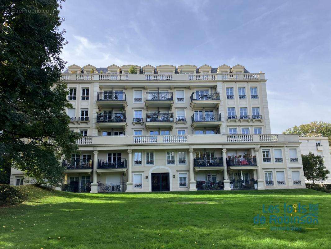 Appartement à LE PLESSIS-ROBINSON