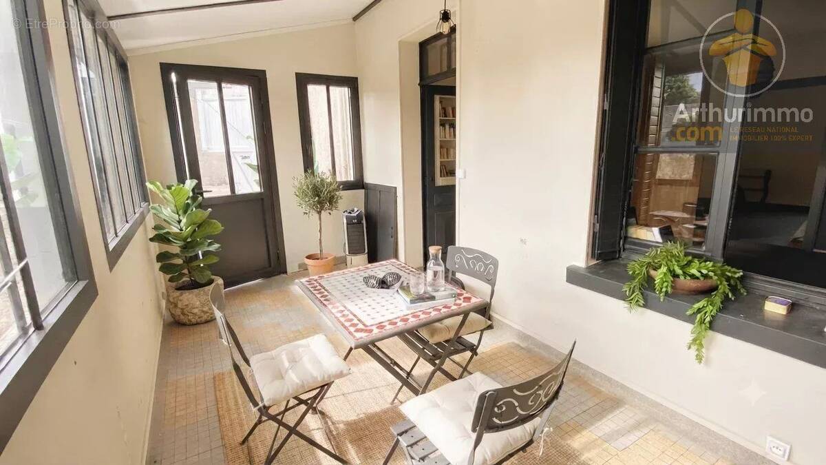 Maison à BINAS