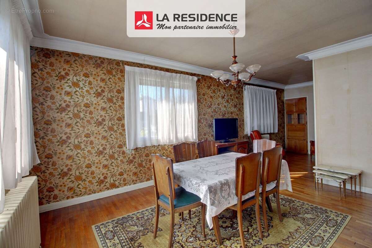 Maison à LES MUREAUX