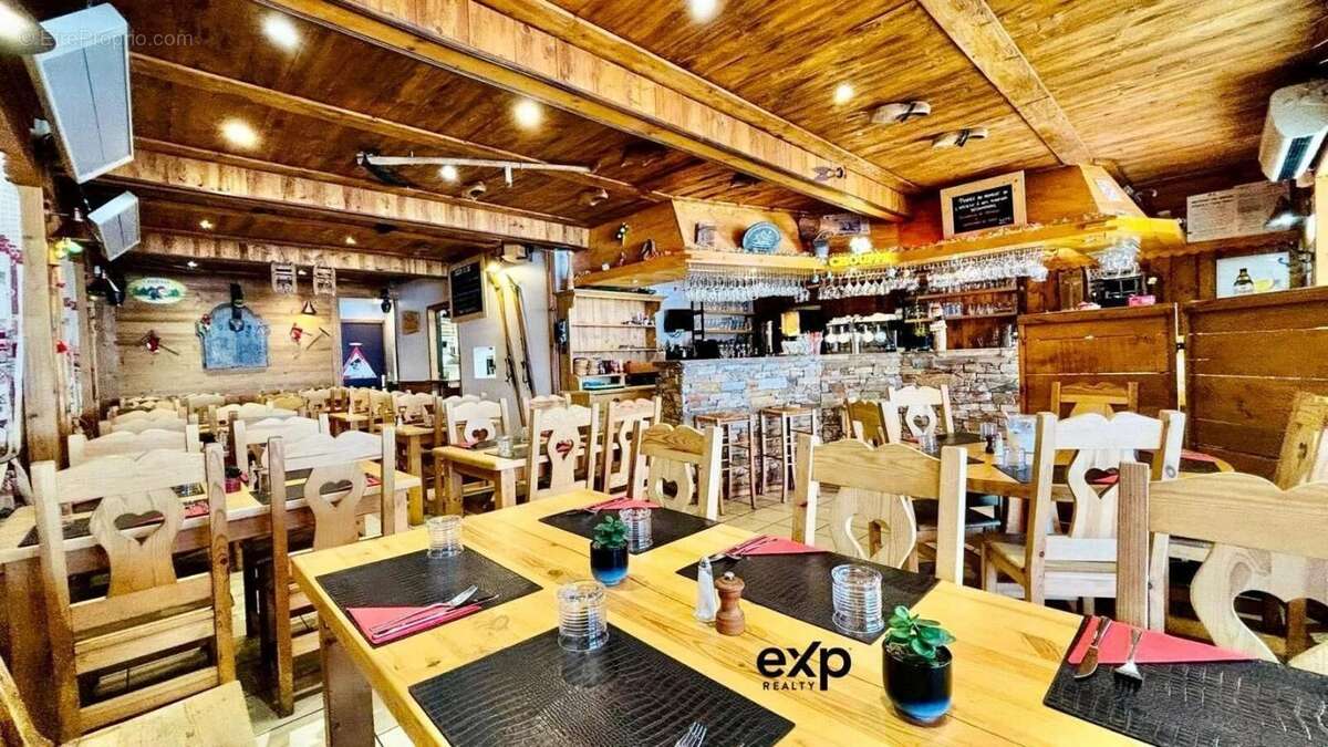 Commerce à SAINT-FRANCOIS-LONGCHAMP